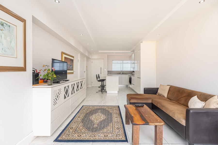 To Let 1 Bedroom Property for Rent in Sea Point Western Cape